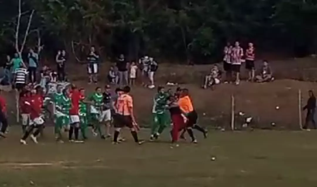 Copa Cultura: jogo entre Santa Cruz e Ideal é interrompido após agressão à arbitragem